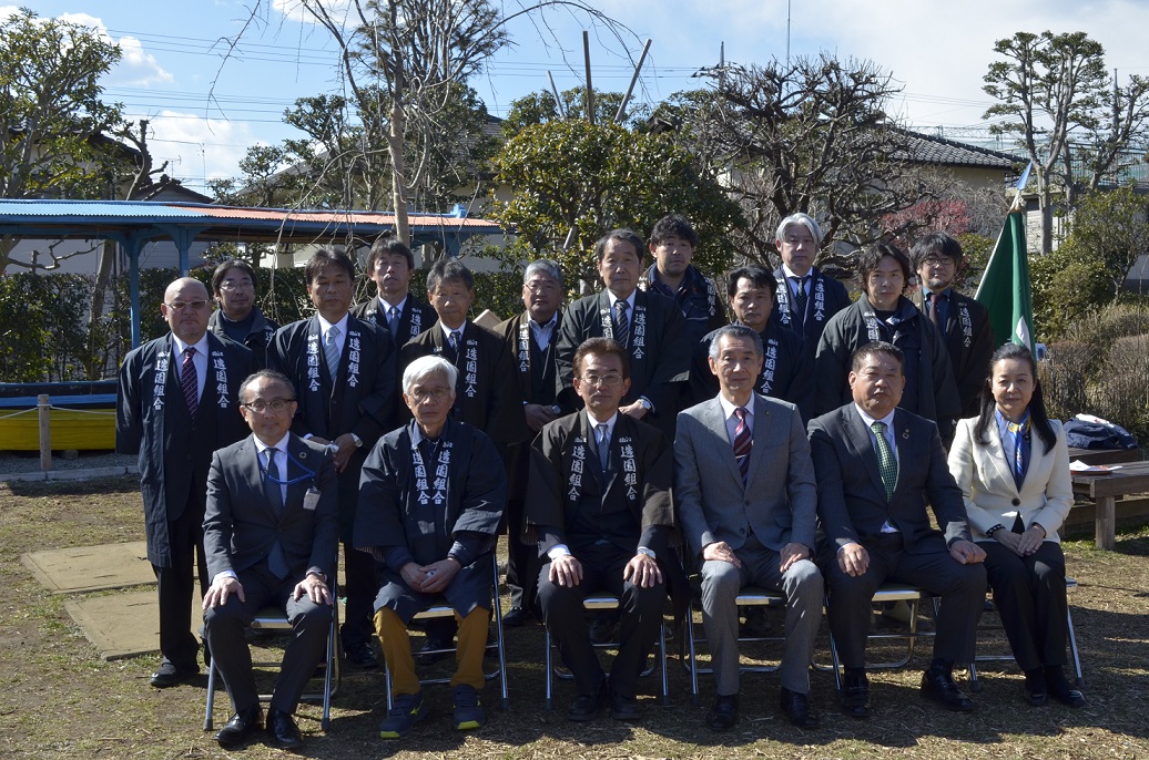 狛江造園組合の皆さんと記念撮影